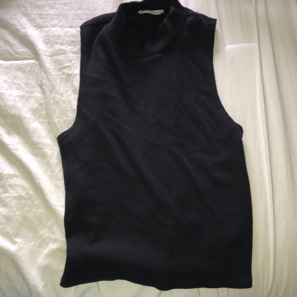Turtle neck sleeveless top